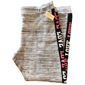 Bobbie Brooks Size 2X women's sweatpants with the "Love" print - Grey - New.